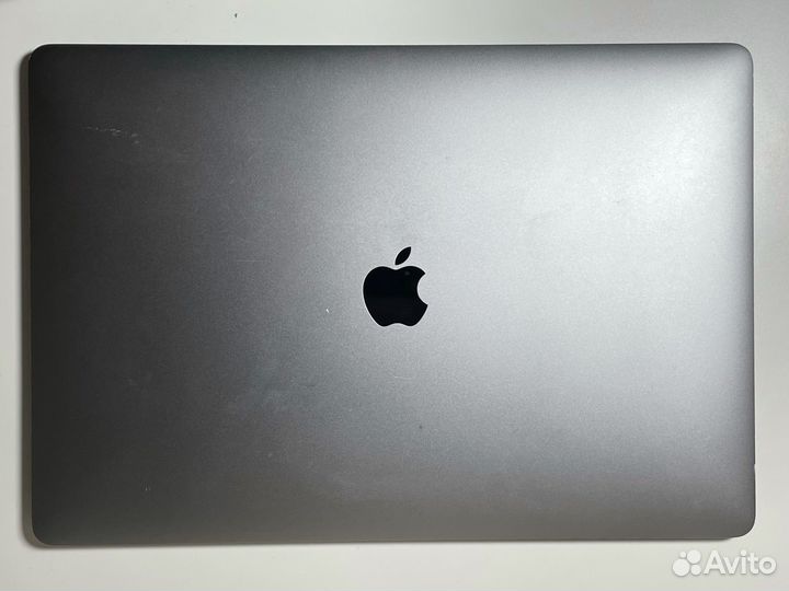 Отличный MacBook Pro 15 2019 i7/256/16