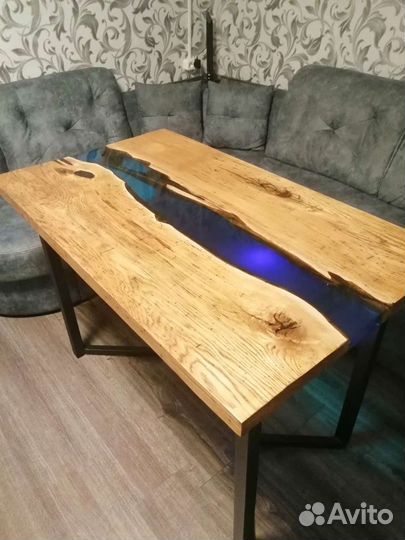 Столы из эпоксидной смолы и дерева