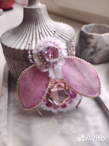 Брошь зимний жук