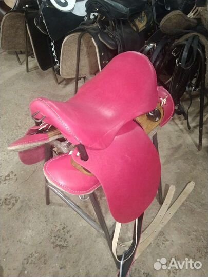 Седло кавалерийское