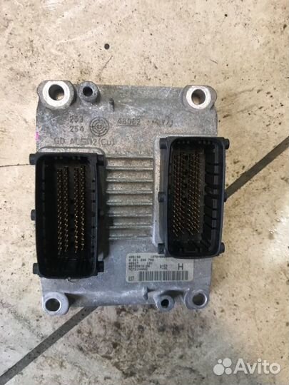 Блок управления двигателем Alfa Romeo 147