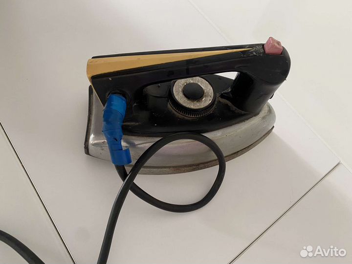 Утюг старинный