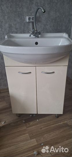 Тумба с раковиной для ванной бу
