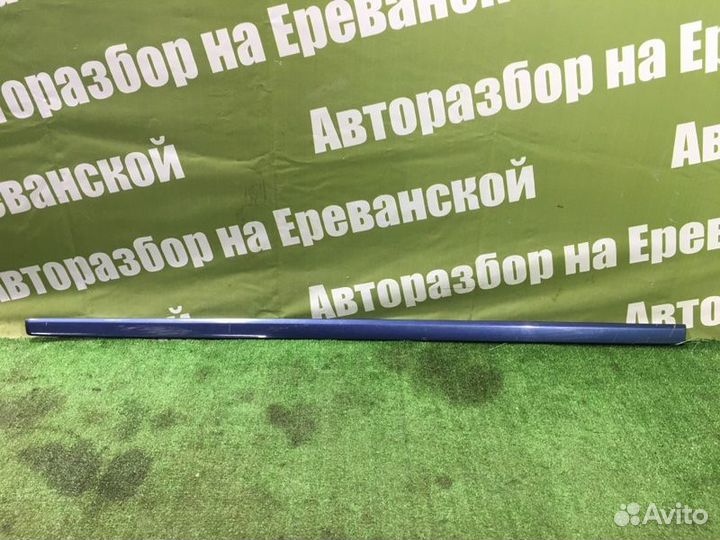 Молдинг двери левый Ford Focus 2
