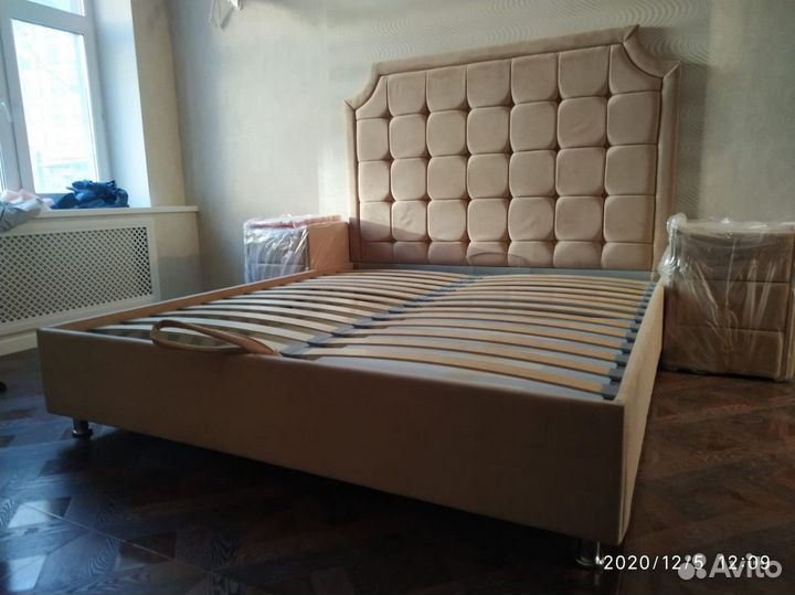 Кровать двуспальная