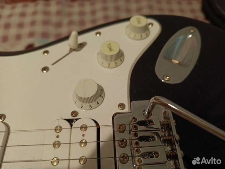 Электро гитара Fender Squier Bullet Stratocaster