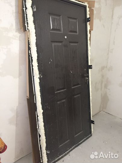 Дверь входная металлическая
