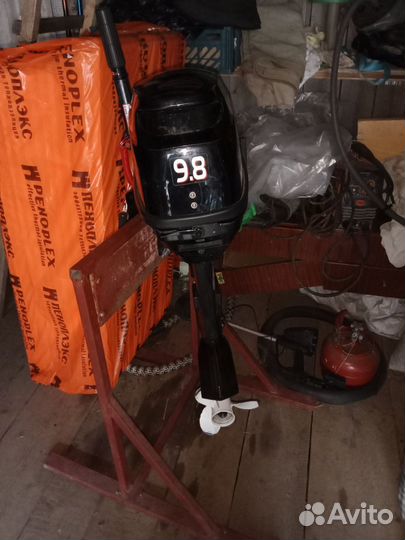 Надувная лодка с мотором