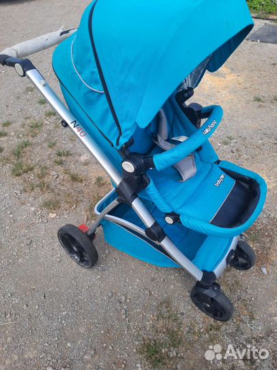 Прогулочная коляска с перекидной ручкой