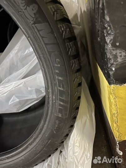 Michelin Latitude X-Ice North 2 + 295/35 R21