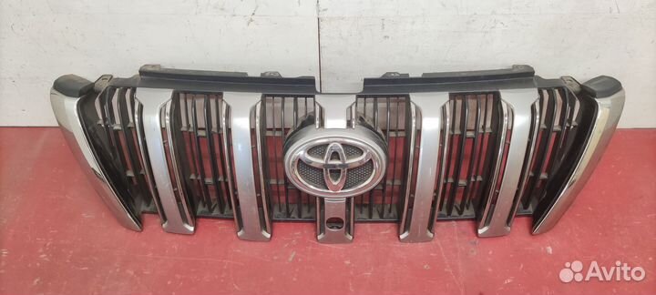 Решетка радиатора Toyota Land Cruiser Prado 150