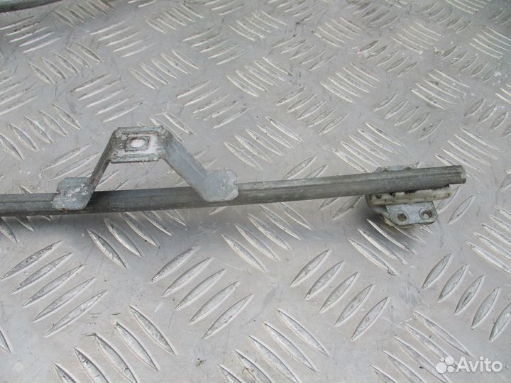 Стеклоподъёмник передний правый BMW 3 E30 1986г