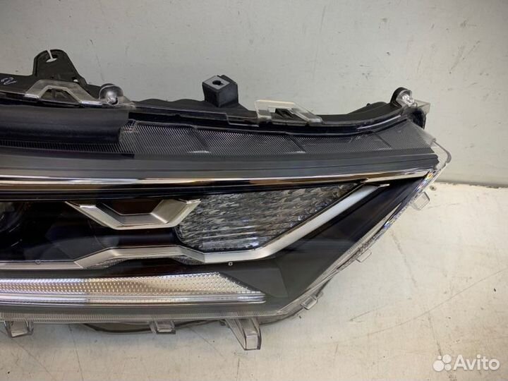 Фара правая Toyota Rav4 XA50 2018-2023