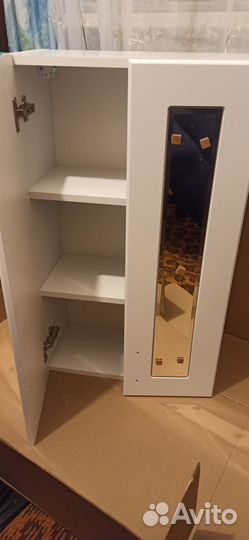 Шкафчик навесной для ванной