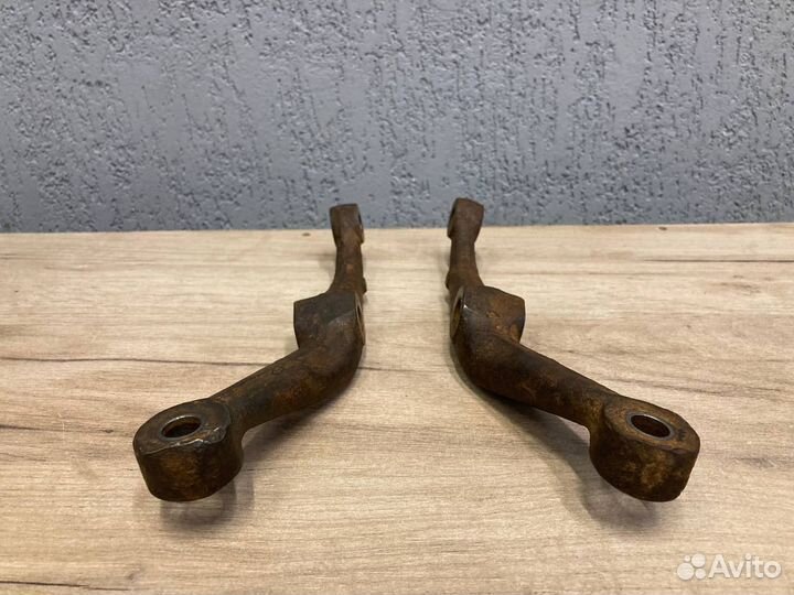 Рулевые сошки Mercedes W123 200 M102