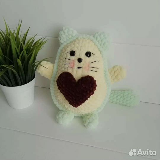 Кот авокадо игрушка вязаная