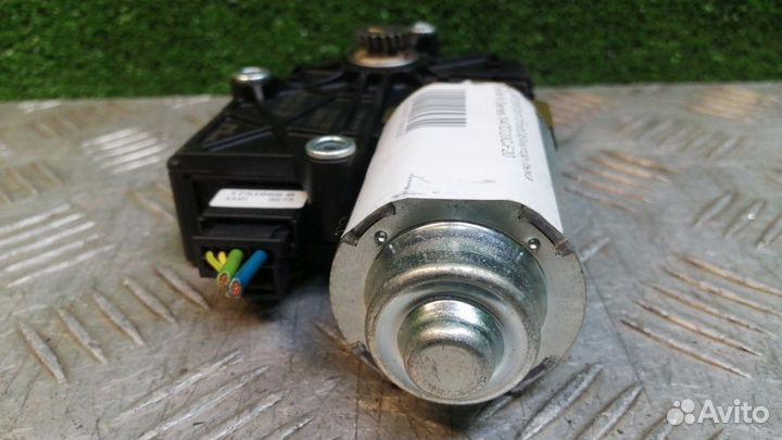 Мотор люка Bmw 1-Series