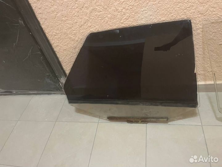 Боковое стекло ваз 2110