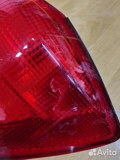 Фонарь задний правый Skoda Fabia 2 (2007-2015)