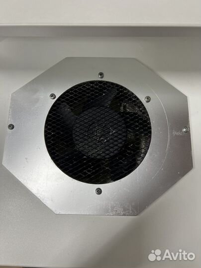 Маникюрный стол с вытяжкой бу