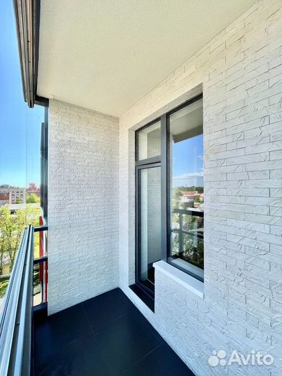 Остекление и отделка балконов / лоджий современно