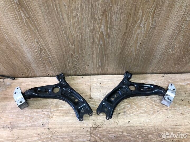 Рычаг подвески задний Skoda Yeti 2014