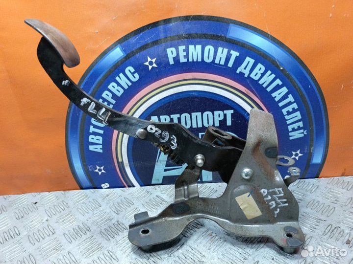 Педаль тормоза Renault Fluence L30R K4M 838
