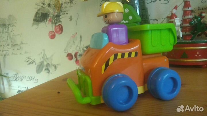 Tomy безопасная машинка для малышей