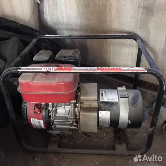 Генератор бензиновый genmac 3,5квт почти новый