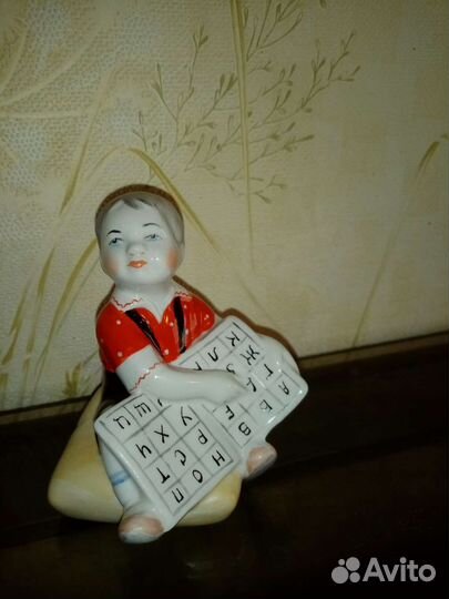 Фарфоровая статуэтка лфз