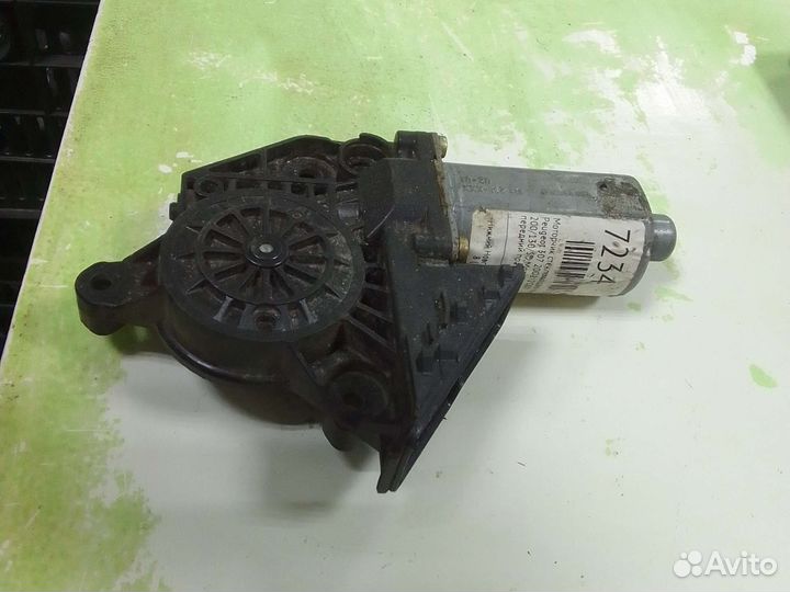 Мотор стеклоподъемника передний правый Peugeot 307