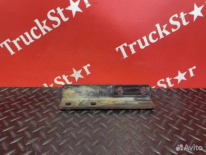 Кронштейн глушителя