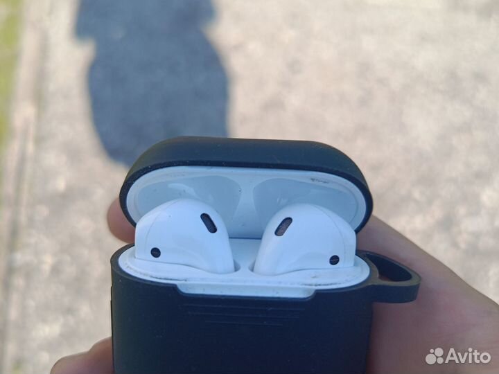 AirPods 2