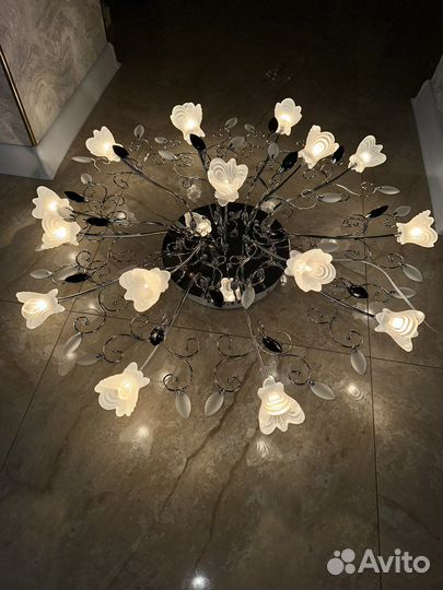 Люстра новая большая на 16 ламп