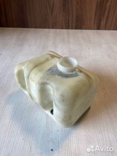 Бачок омывателя Chevrolet Niva