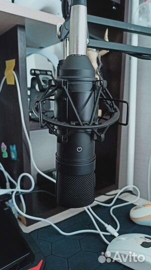 Микрофон tascam +звуковая карта behringer U-phoria