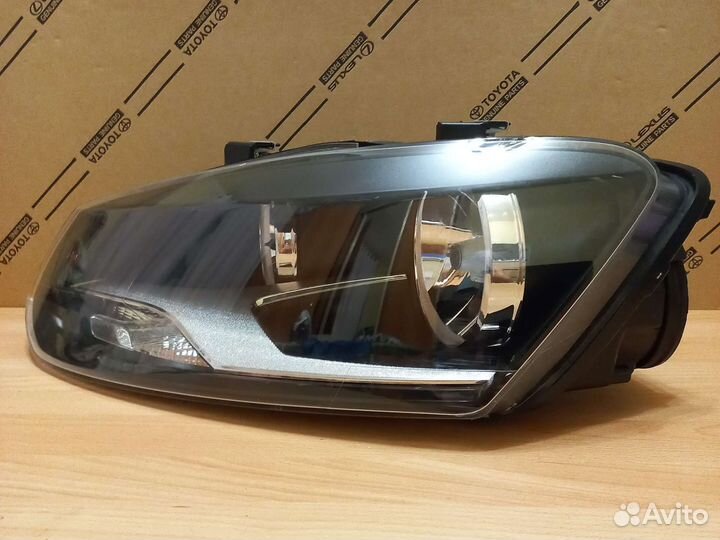 Фольксваген Поло фара левая 6R1941007E