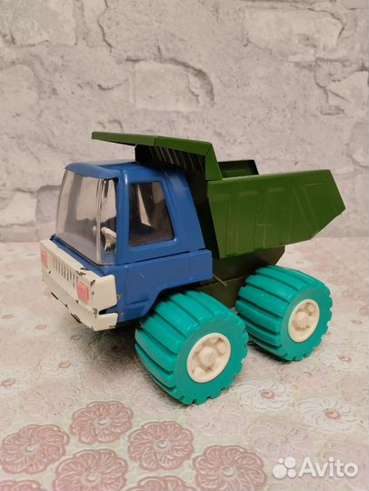 Игрушки из СССР, машинки железные, бетономешалка