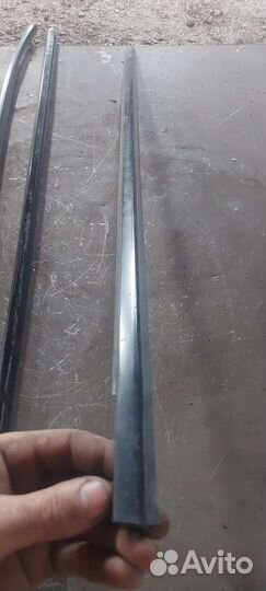 Молдинг стекла Nissan Murano Z50