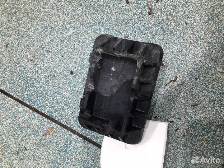 Поддомкратника заглушка BMW F30