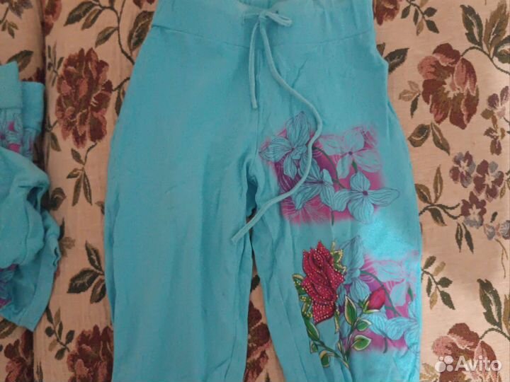 Два костюма на девочку возраст 5 лет