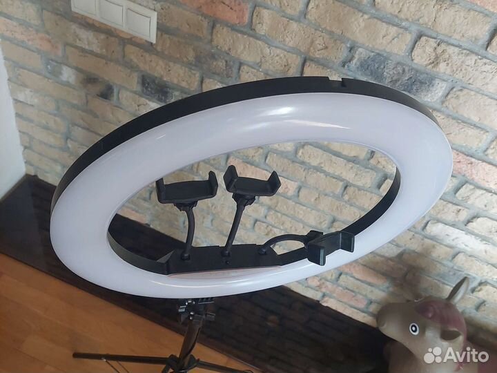 Кольцевая лампа со штативом светодиодная