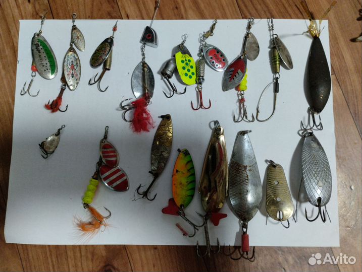 Воблера и блесна набор