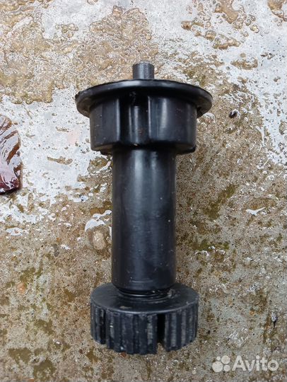 Опора мебельная регулируемая