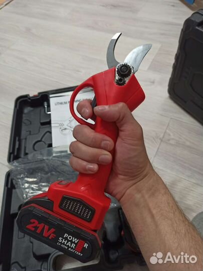 Секатор аккумуляторный