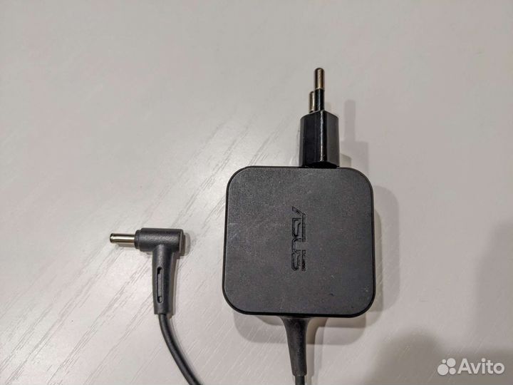 Зарядник для ноутбука asus