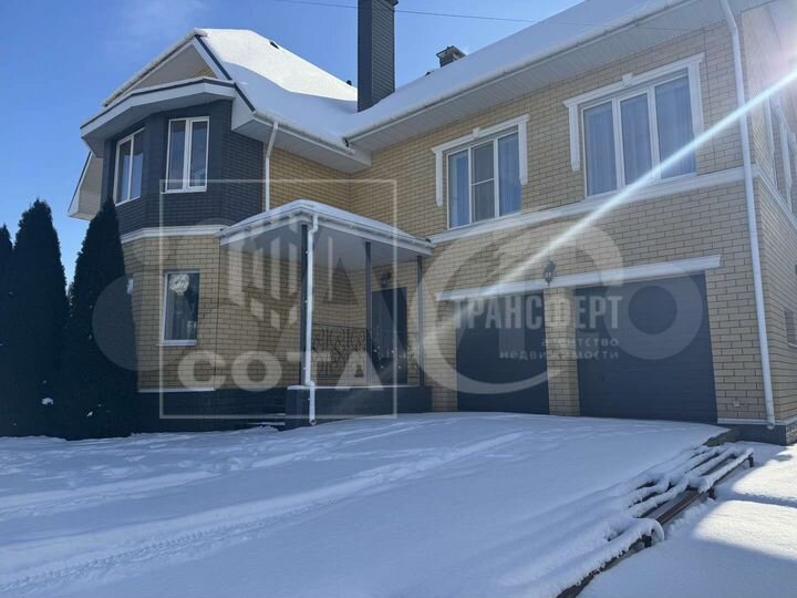 Коттедж 240 м² на участке 12 сот.