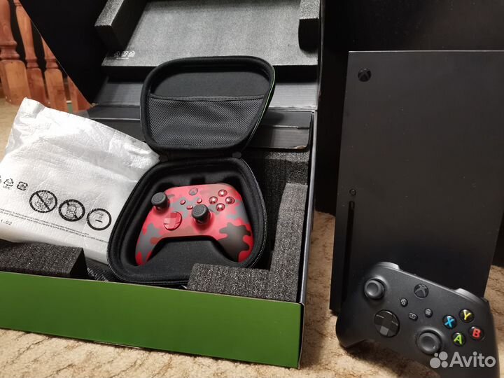 Xbox Series X (Два геймпада, 1 Tb)