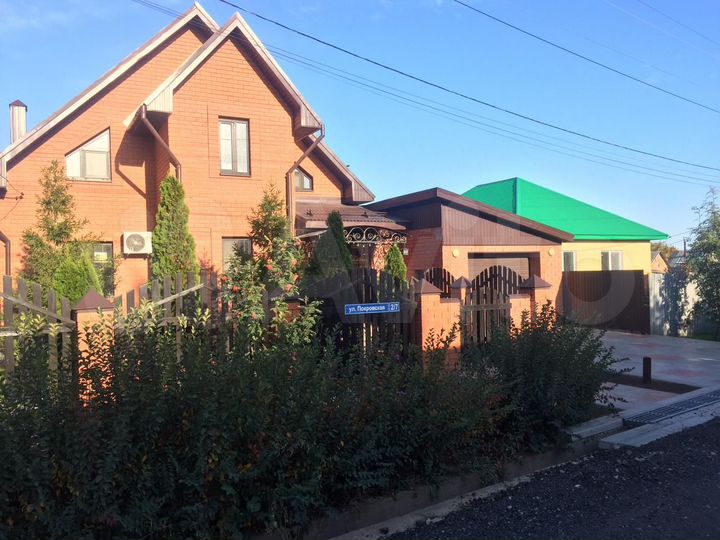 Дом 207 м² на участке 6 сот.