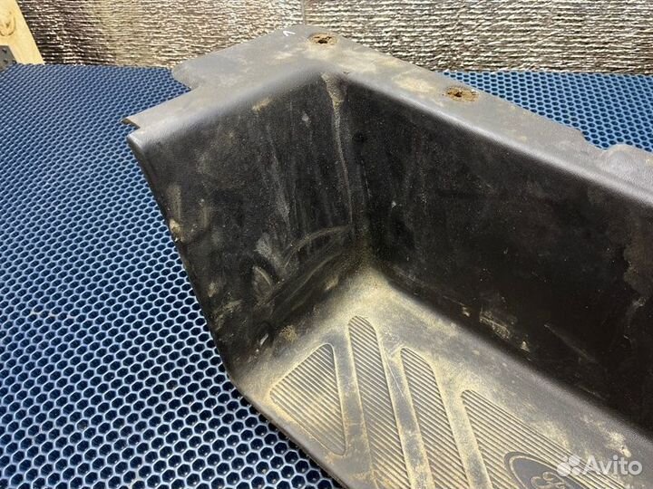 Подножка передняя левая Ford Transit 2.2